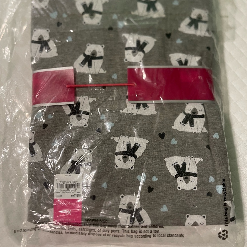 Women’s Xlarge new 3 primes short sleeve pj pants set
